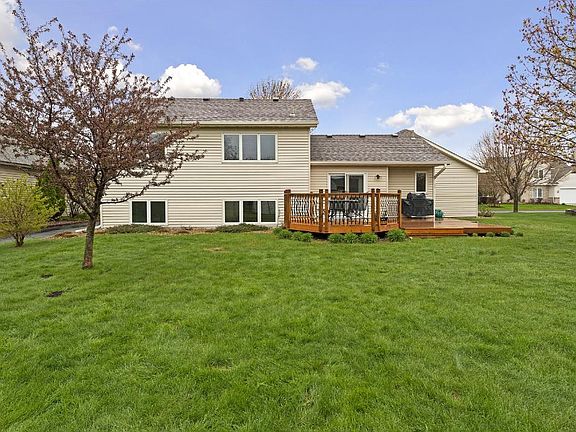 3rd image of 542 Tuttle Dr