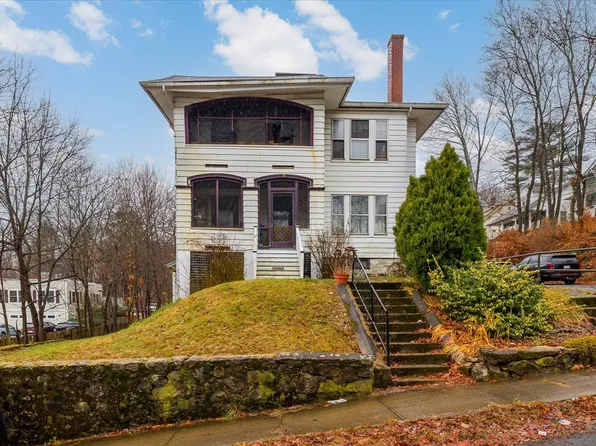 79 Dresser St, Southbridge, MA 01550