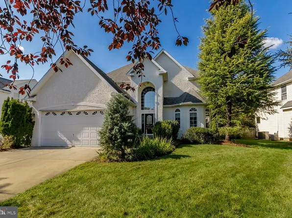 3 Tara Dr, Mount Laurel, NJ 08054