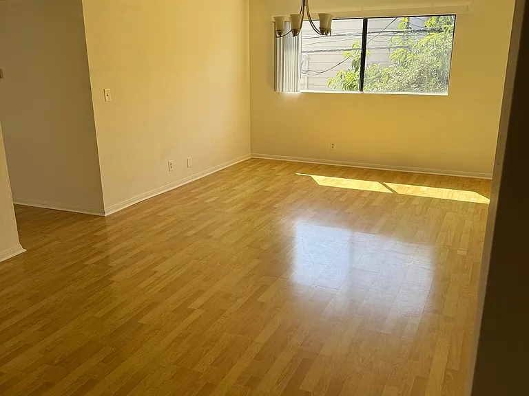 1141 Elm Ave #2 — Photo 2