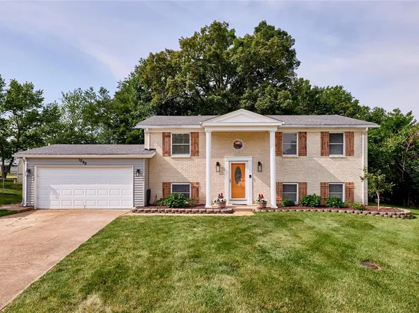 1298 Walnut Trl, Fenton, MO 63026