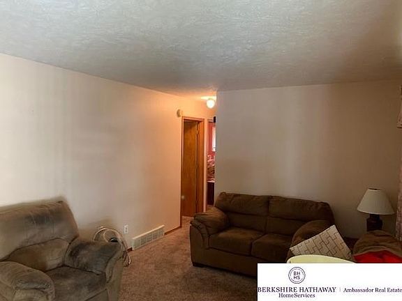 4th image of 3435 S 127th St