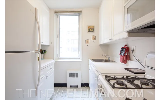 Sold by Douglas Elliman | media 2