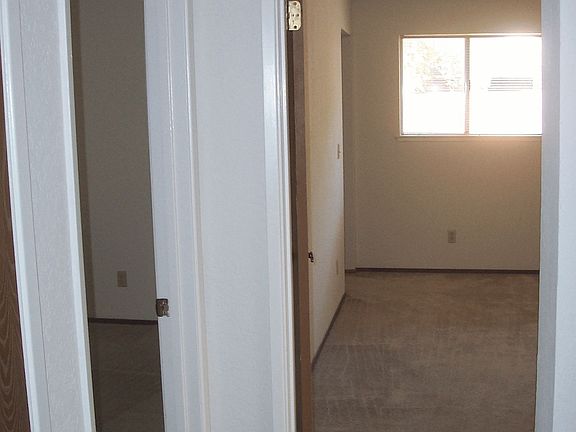 4th image of 2447 Larkspur Ln