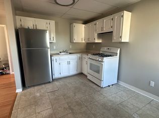 5 Crescent St APT 4, Ansonia, CT 06401