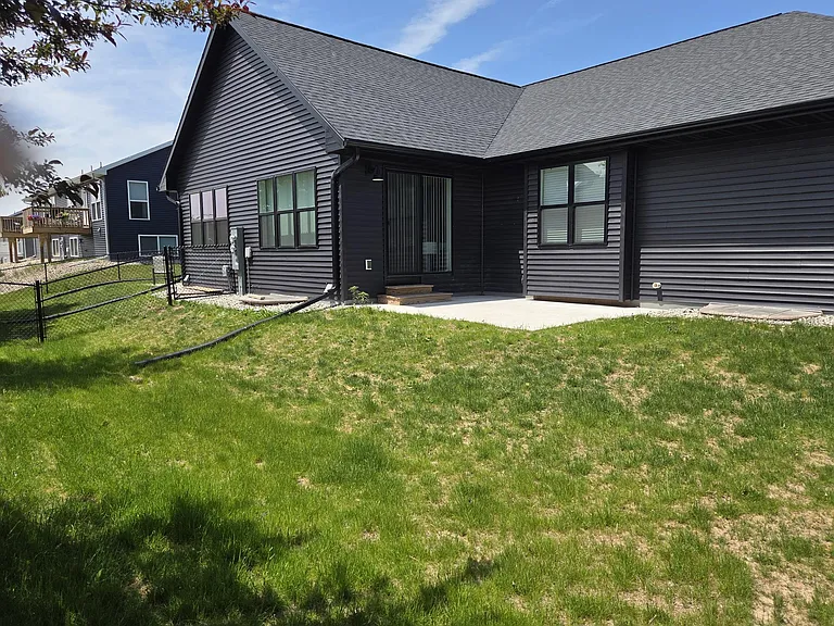 421 Founders Way — Photo 25