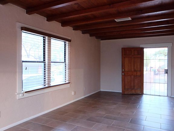 3rd image of 1513 N Winstel Blvd #1