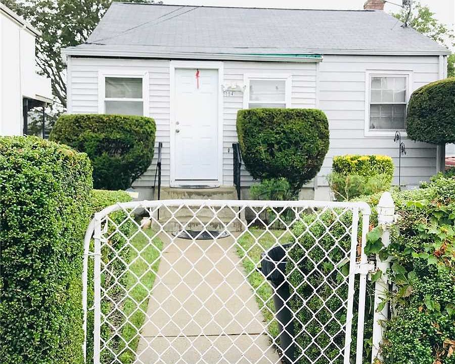 1st image of 154 Maple Ave