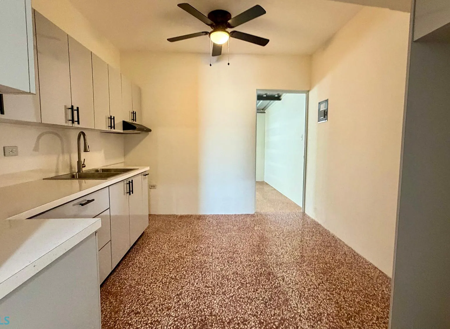2 bed, 1.0 bath, 1200 sqft, $1,100 — Photo 2
