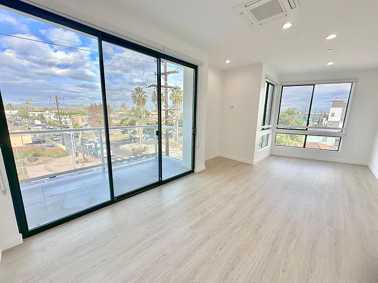 11500 Culver Blvd #400 — Photo 4