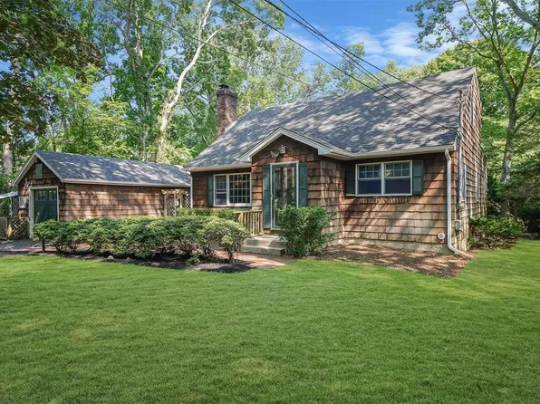 20 Hickory Place, Northport, NY 11768
