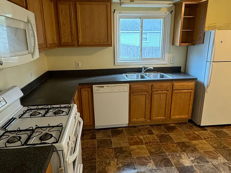 27385 Osmun Ave — Photo 15