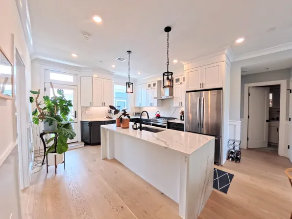 113 Beacon St, Somerville, MA 02143