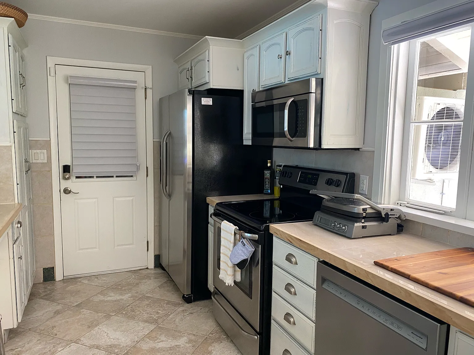 5 bed, 3200 sqft, $15,000 — Photo 3