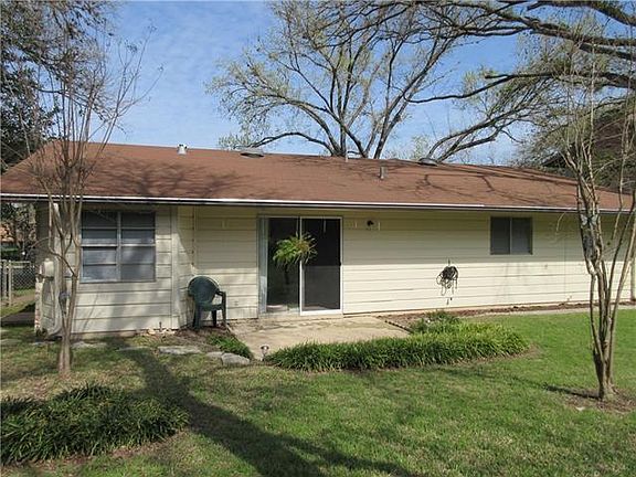 2nd image of 7201 Whispering Oaks Dr