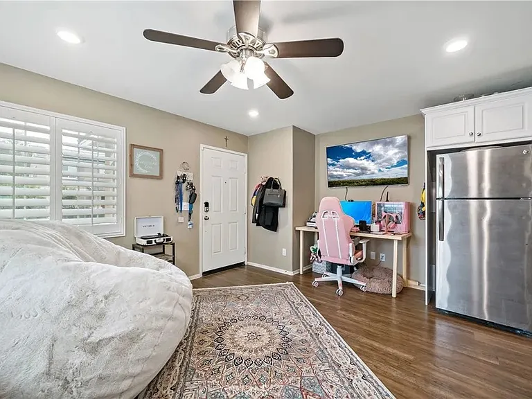 23250 Freesia Pl — Photo 4