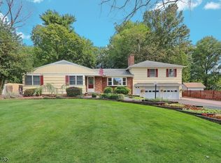 1445 Lamberts Mill Rd, Westfield, NJ 07090