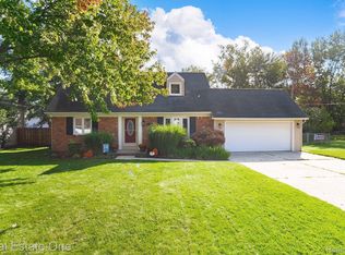 9163 Glasgow Dr, White Lake, MI