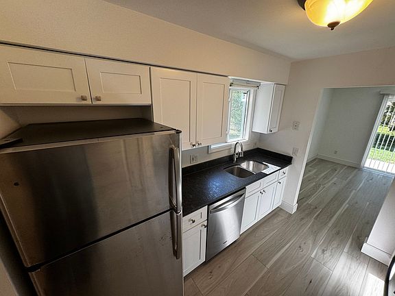 4th image of 5725 Pine Rdg