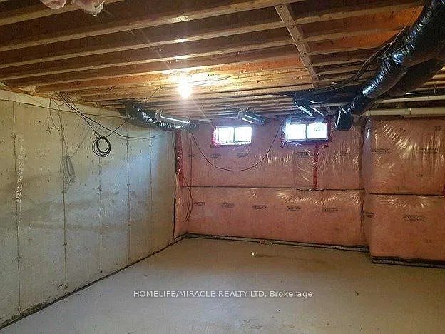 35 Sherway St — Photo 15