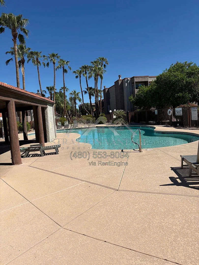 2 bed, 1.5 bath, 960 sqft, $1,200 — Photo 1