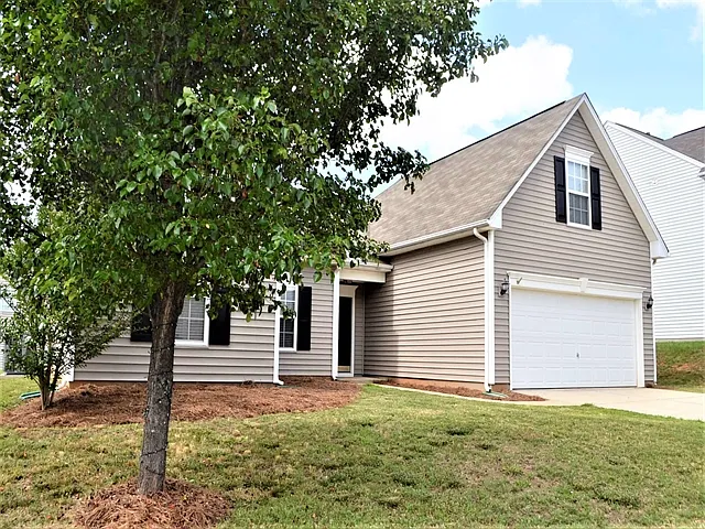 3 bed, 2.0 bath, 1758 sqft, $2,065 — Photo 1