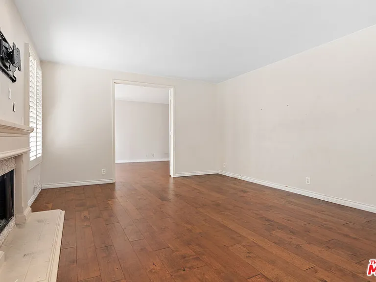 24310 Belford Ct — Photo 30