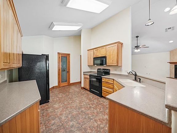 5th image of 1107 Mary Frances St