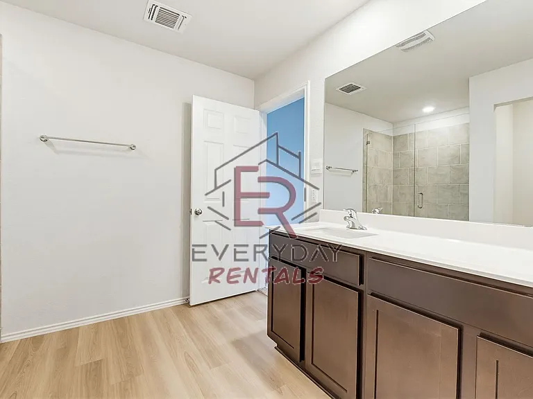 7316 Gilbert Dr — Photo 11