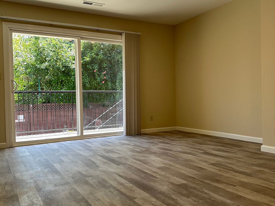 1st image of 376 College Ave APT 3B