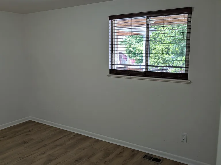 3187 W Center Ave — Photo 11