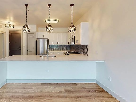 4th image of 410 Church Ave #308