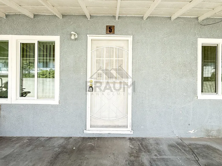 15550 Vanowen St — Photo 18