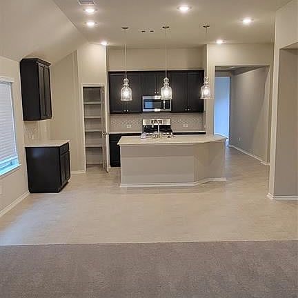 2nd image of 8815 Oak Ivy Ln