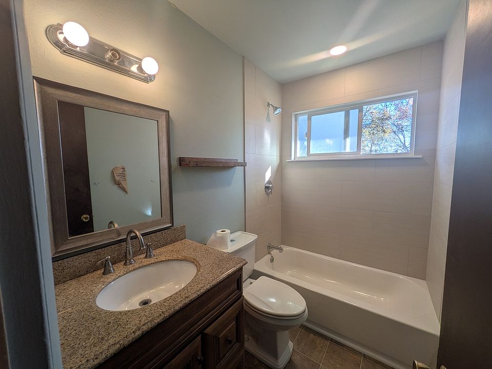 1st image of 325 Kenady Cir