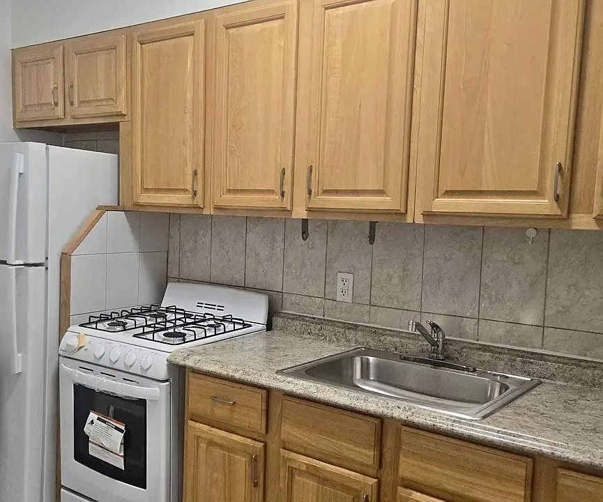 1st image of 113-04 Jamaica Ave #1