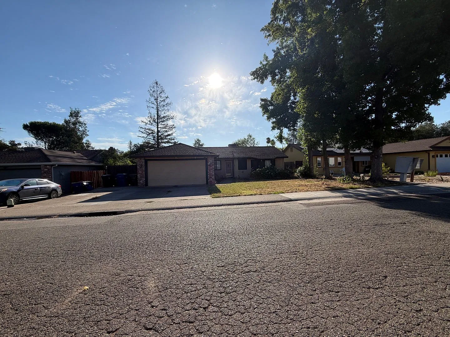 Cute house with huge yard 2 bedroom 2 bath — Photo 2