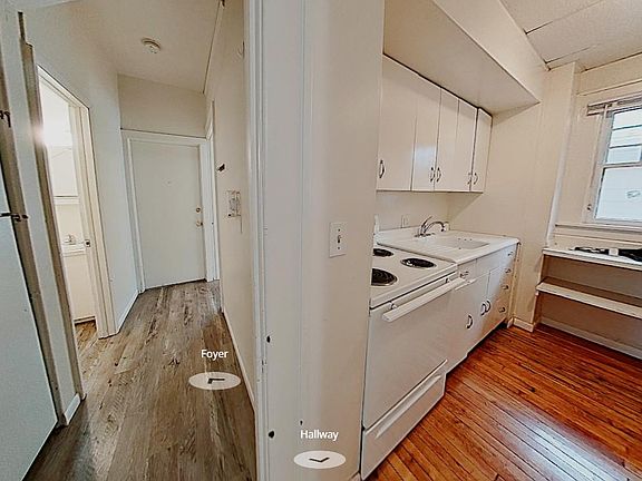 4th image of 507 N Linn St APT 14