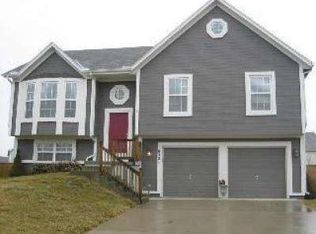 18521 Spruce St, Gardner, KS 66030