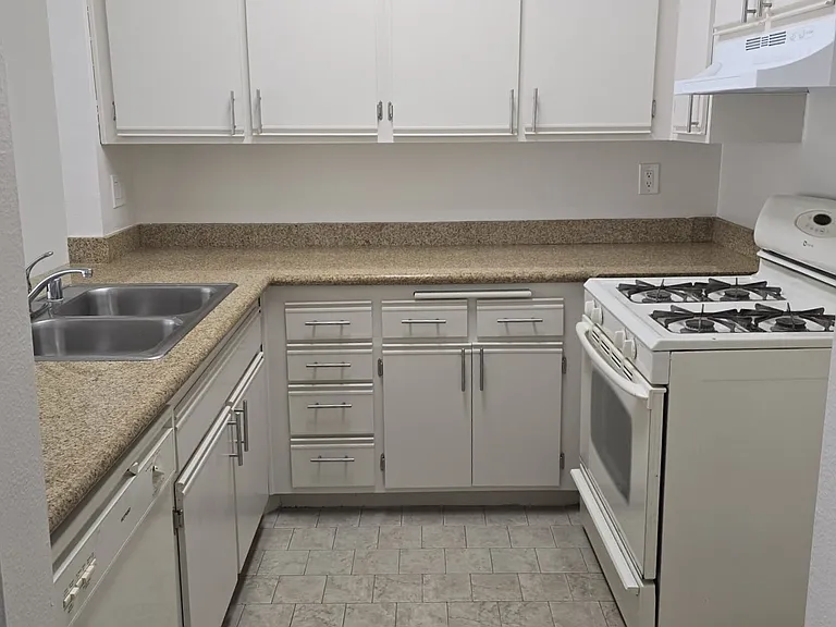 Tujunga Villas — Photo 16