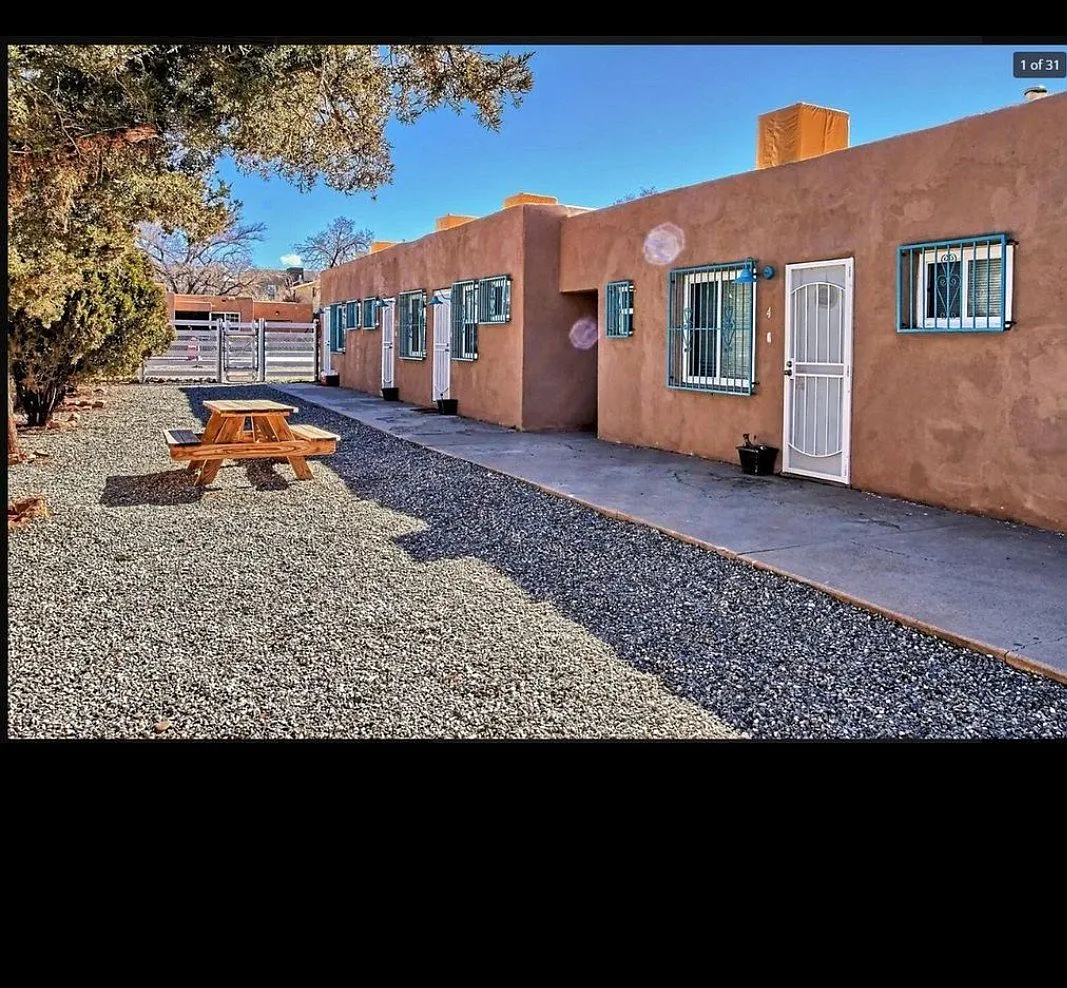 525 Mesilla Street SE — Photo 1