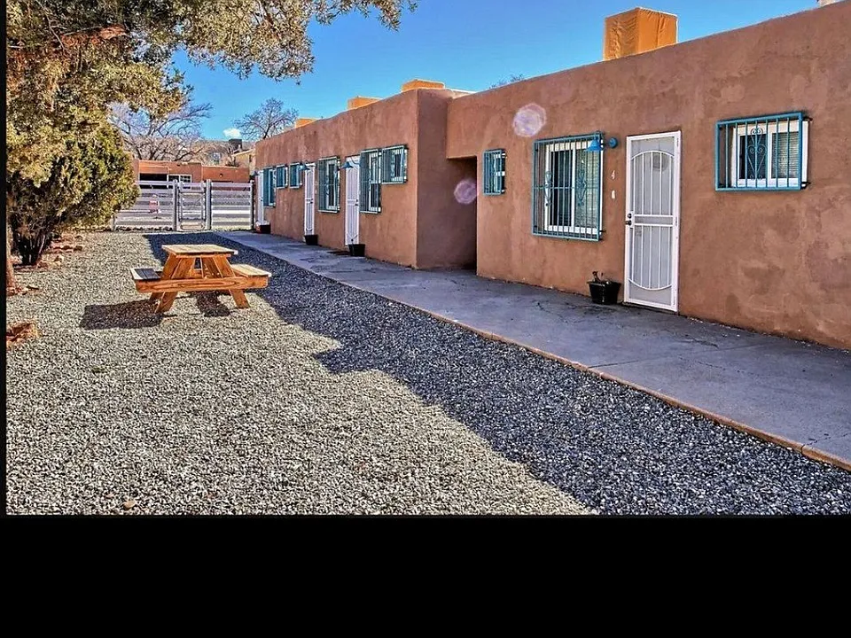 525 Mesilla St SE #1