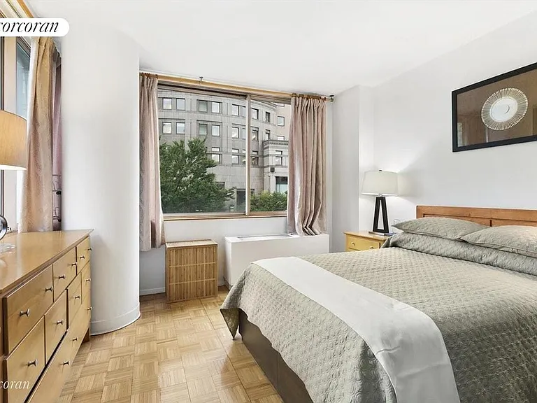 350 W 50th St #3P — Photo 2