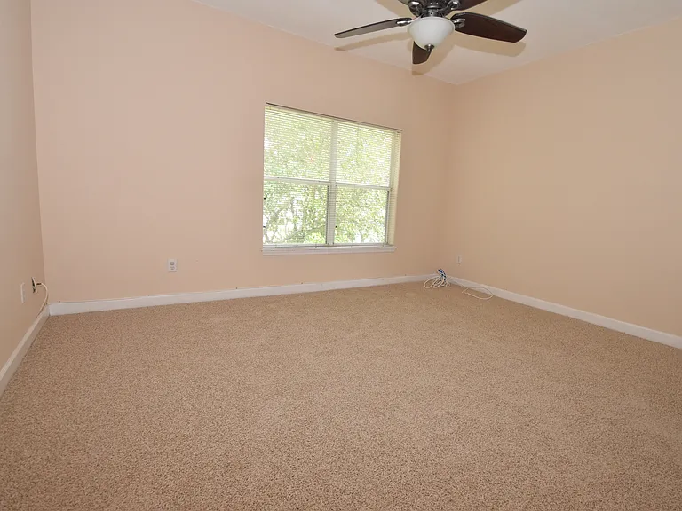 702 Coral Reef Dr — Photo 19