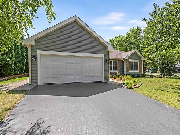 2nd image of 7353 Fairmont Ln