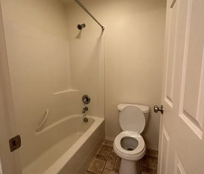 1112 Longbow Ln #G — Photo 24