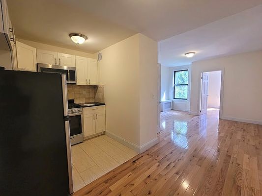 1st image of 420 E 78th St APT 4D