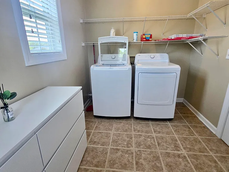 3518 Stockton Dr — Photo 35