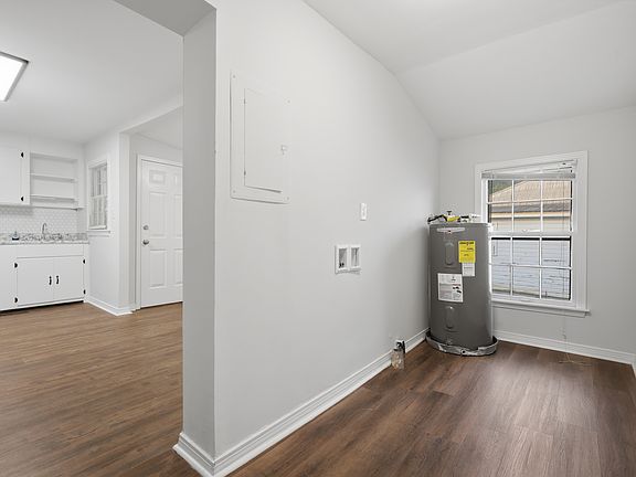 5th image of 2608 8th Ave SW APT C