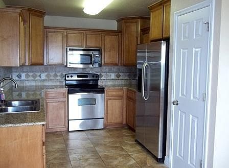 5th image of 662 Gaylon Dr